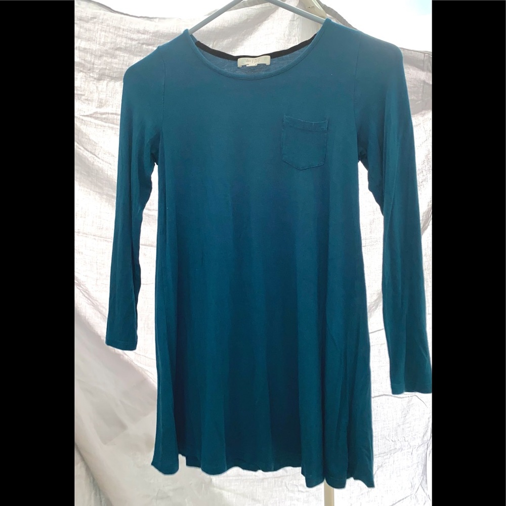 A long sleeve shirt.